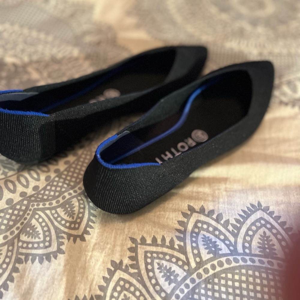 Rothys , the point flat. Black and mint condition